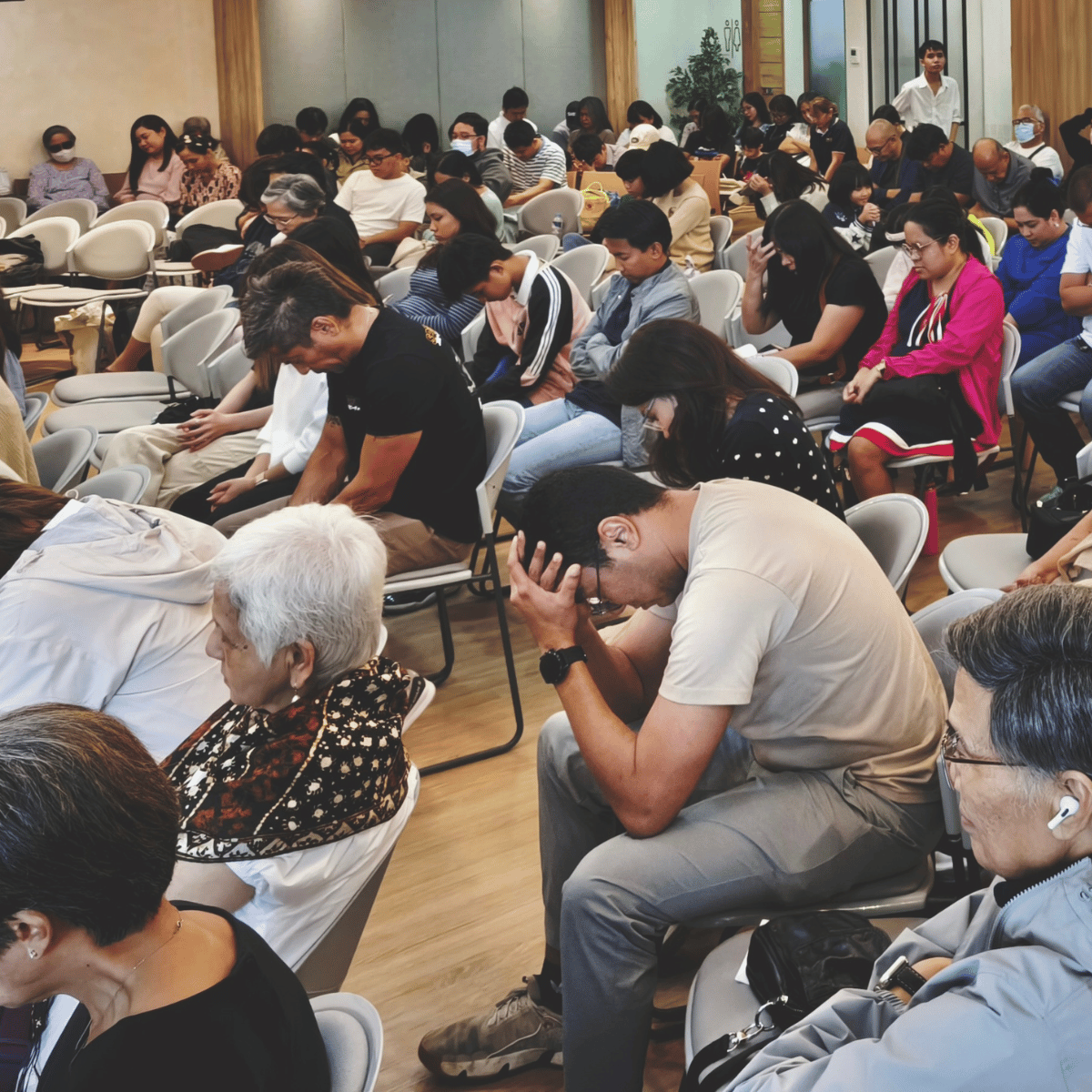 church_praying_1200x1200